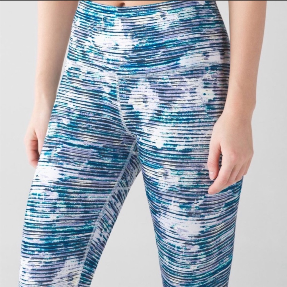 Lululemon True Self Crop II